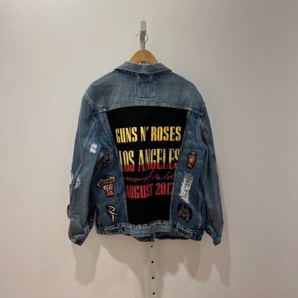 🔥 NBA STAR Karl-Anthony Towns personal item. Levi’s Guns N Roses Jacket. 🏀 😍 - Picture 1 of 2